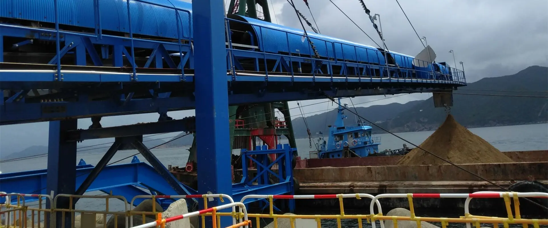 ship loading conveyor system for port and terminal