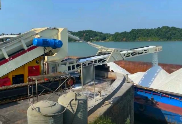 Barge / Ship Loading Direct From Trucks