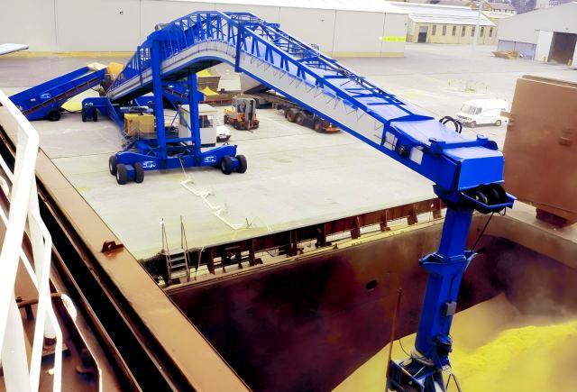 Cambered Boom Ship Loader