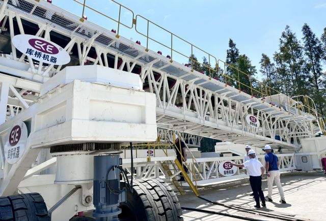 All Wheel Travel Ship Loader