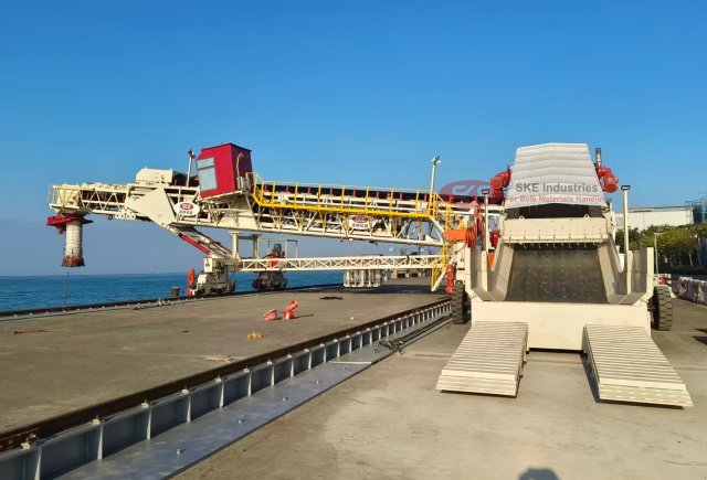 Rail-mounted Ship Loader